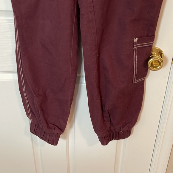 BDG High Waisted Jogger Cargo Jean - Picture 3 of 4